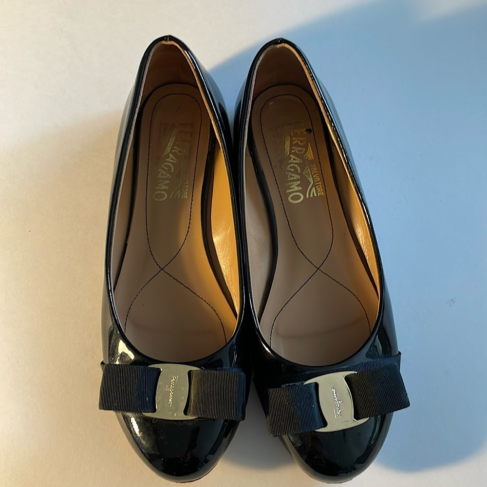 Ferragamo Varina tuxedo ballet flat 8C